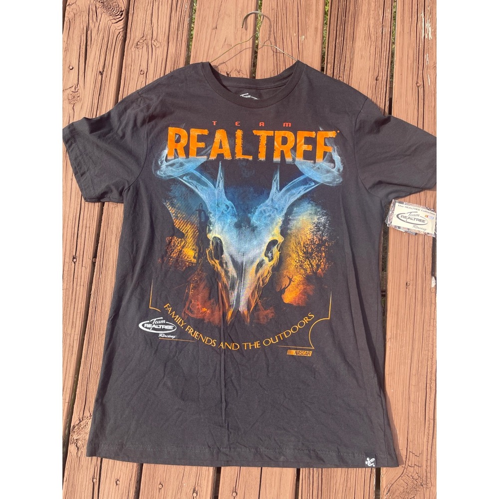 Team Realtree Family Friends Outdoors NASCAR Deer Skull Graphic T-Shirt - Picture 2 of 6